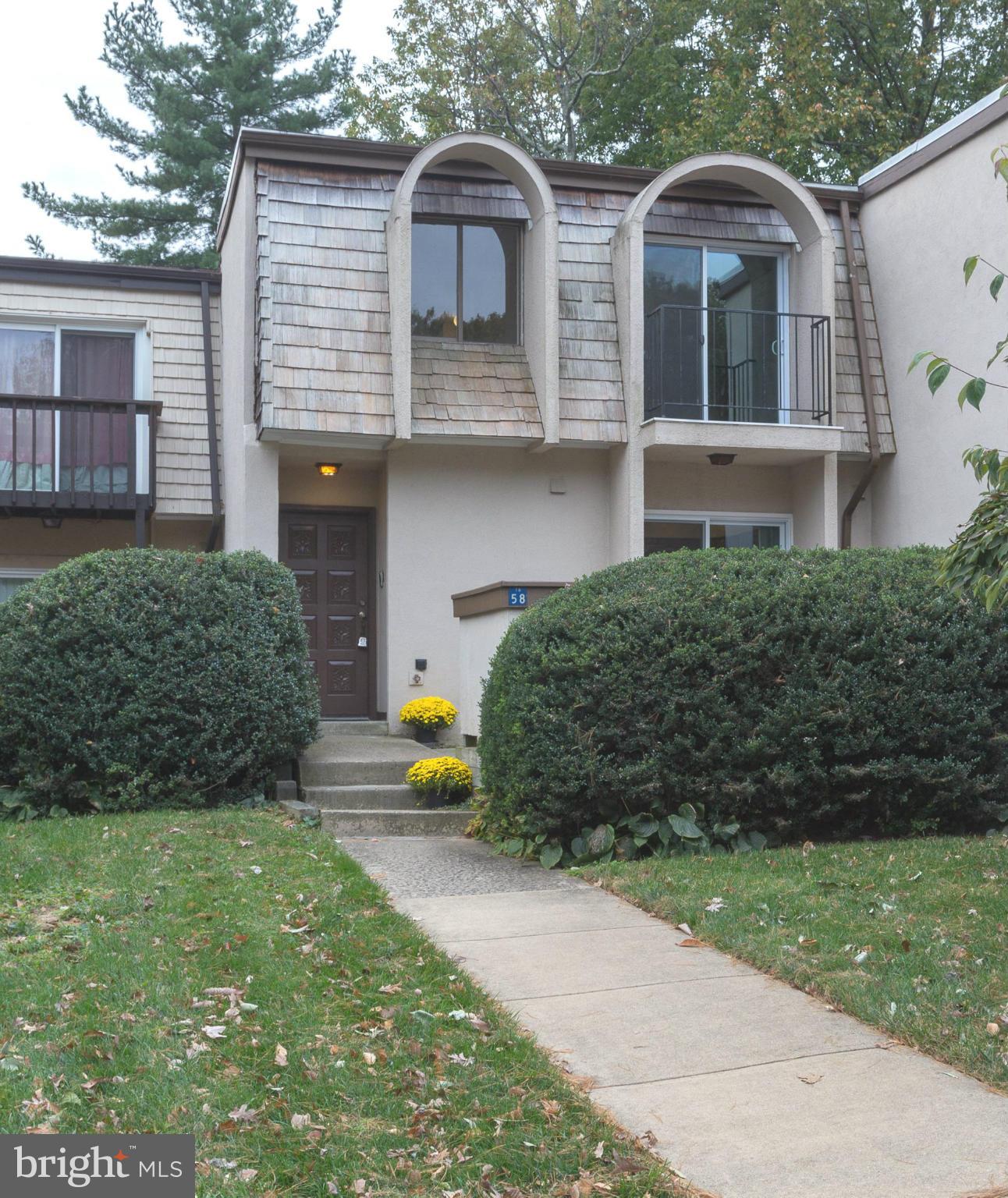 1658 Valencia Way Reston, VA 20190 - Photo 21 of 21 Exterior (Front)