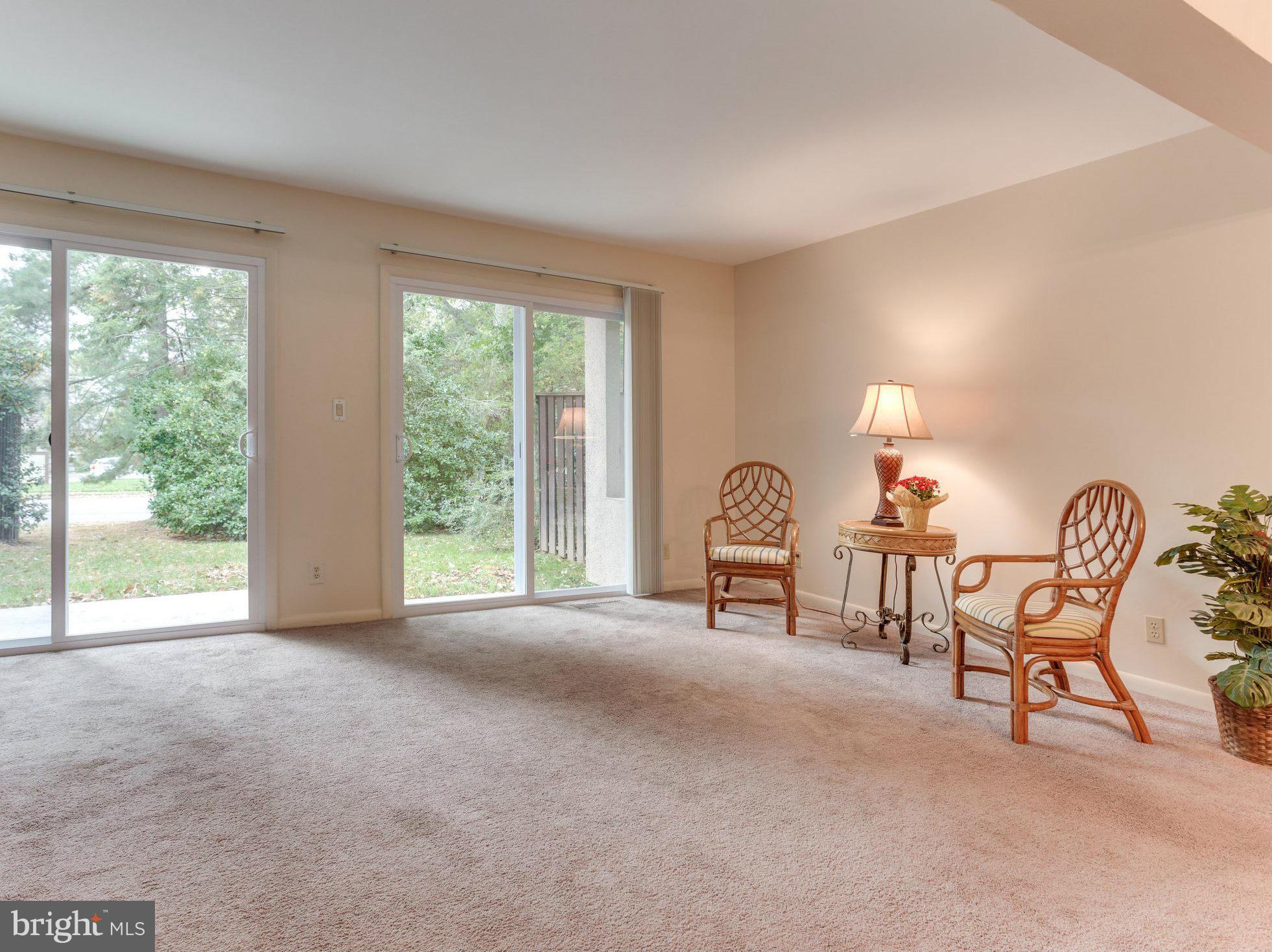 1658 Valencia Way Reston, VA 20190 - Photo 5 of 21 Living Room