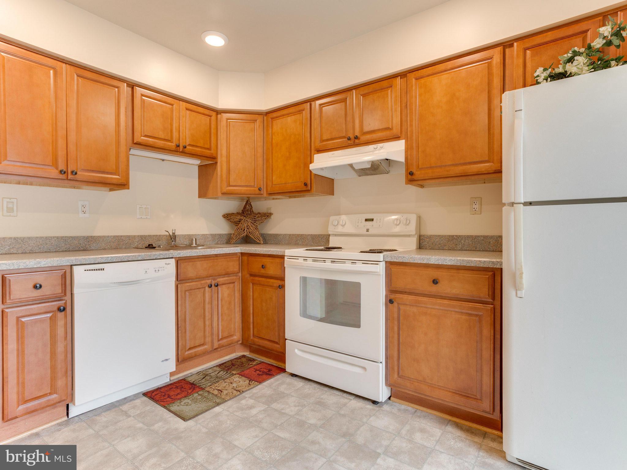 1658 Valencia Way Reston, VA 20190 - Photo 7 of 21 Kitchen