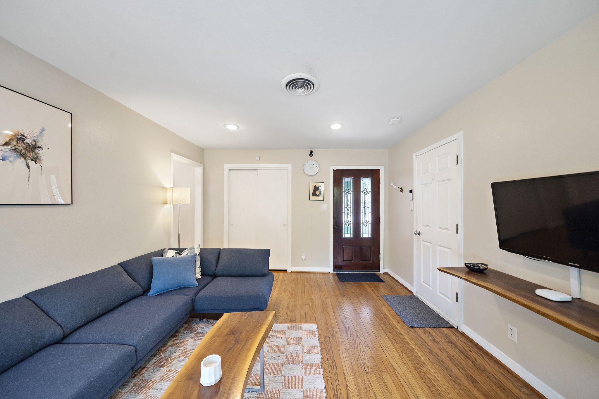 4306 Warm Springs Road Houston, TX 77035 - Photo 7 of 36