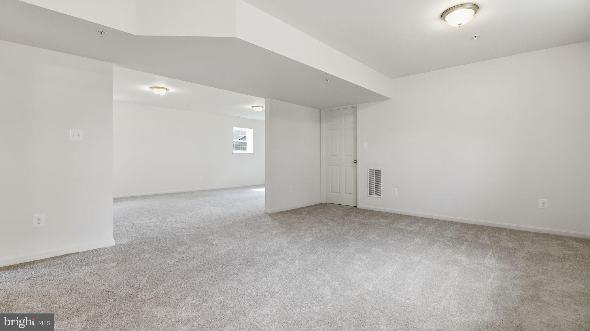 7349 Hughes Avenue Sparrows Point, MD 21219 - Photo 15 of 38