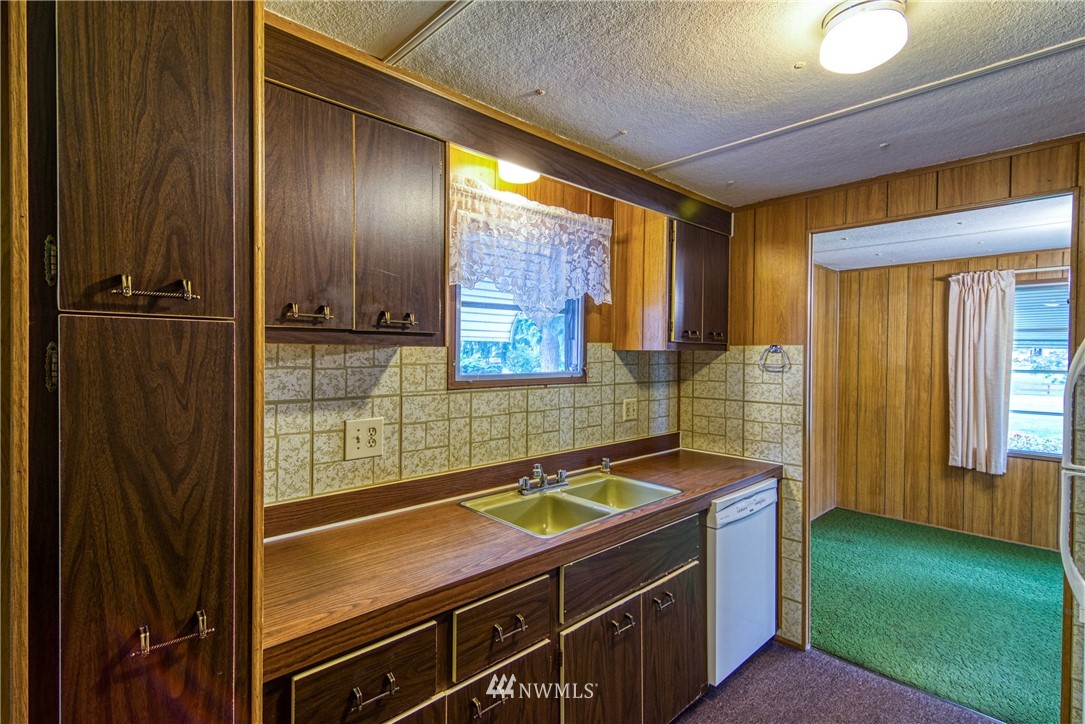 17638 Jordan Street Southwest Rochester, WA 98579 - Photo 11 of 34