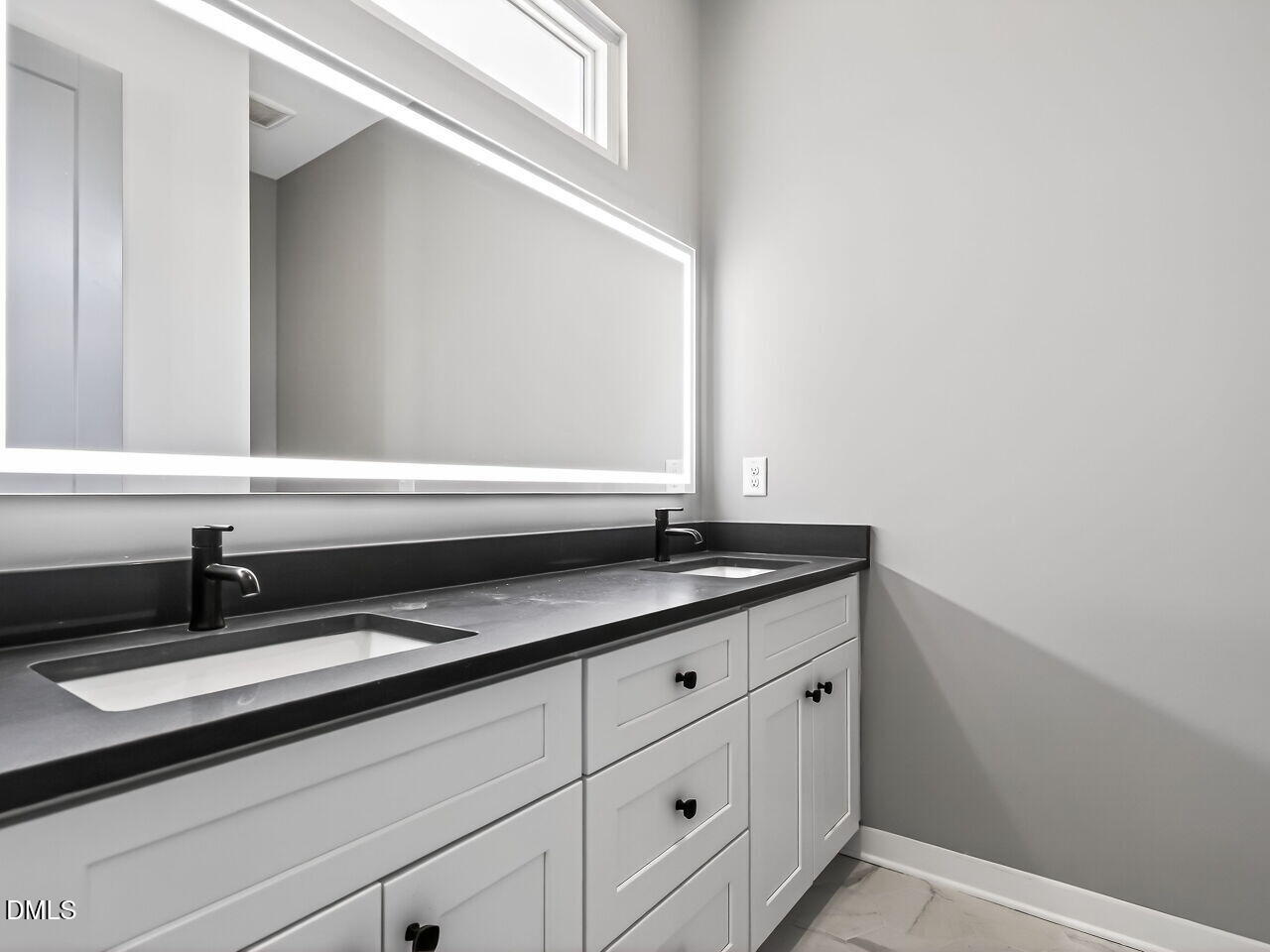 1523 Sunrise Avenue Raleigh, NC 27608 - Photo 10 of 30 022-1280x960-bathroom