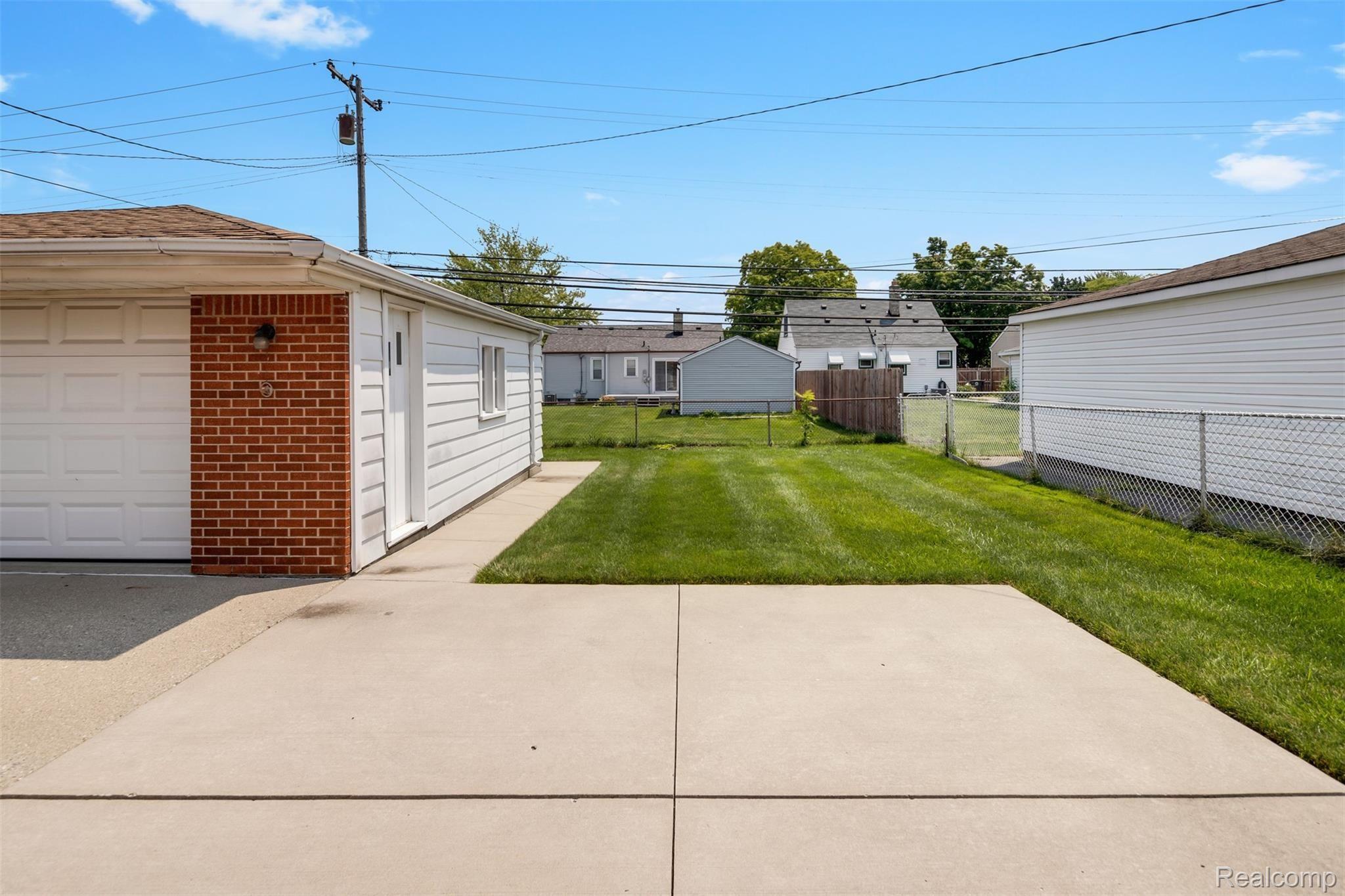 17535 Quarry Road Riverview, MI 48193 - Photo 11 of 33 XA9A0111 Output.jpg