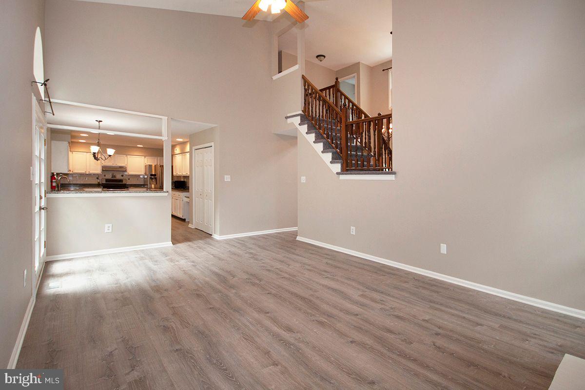 16 Militia Hill Road Sicklerville, NJ 08081 - Photo 12 of 38 Family Room: Vaulted Ceilings
