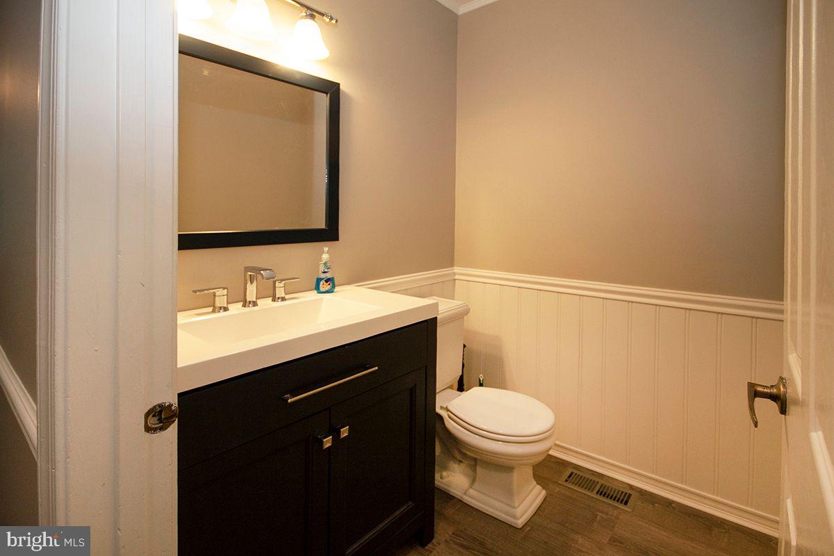 16 Militia Hill Road Sicklerville, NJ 08081 - Photo 29 of 38 Powder Room
