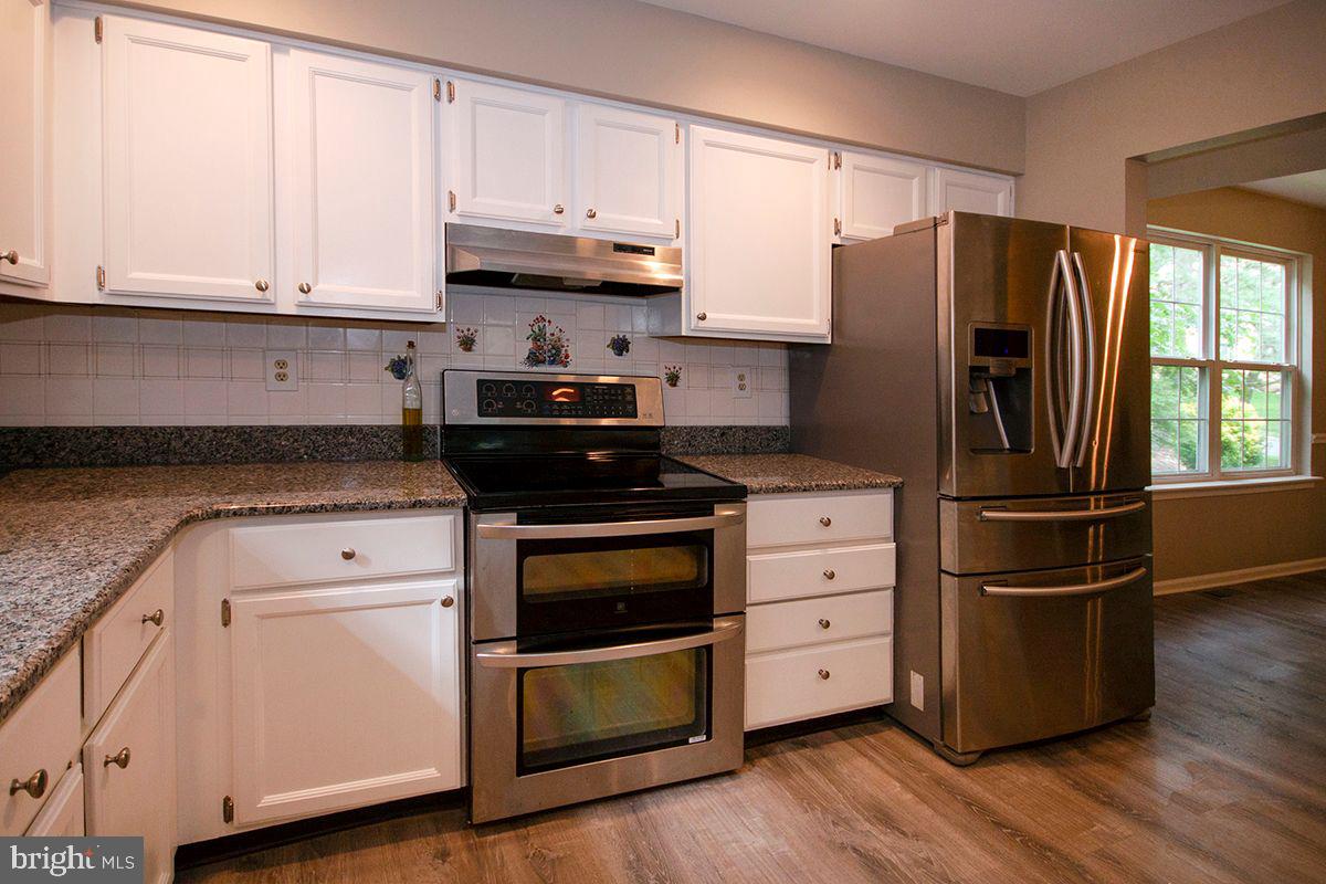 16 Militia Hill Road Sicklerville, NJ 08081 - Photo 4 of 38 Kitchen: Stainless Steel Appliance, Recessed Ltg,