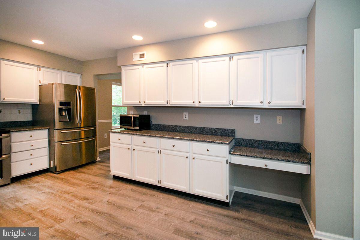 16 Militia Hill Road Sicklerville, NJ 08081 - Photo 7 of 38 Kitchen: Stainless Steel Appliance, Recessed Ltg,