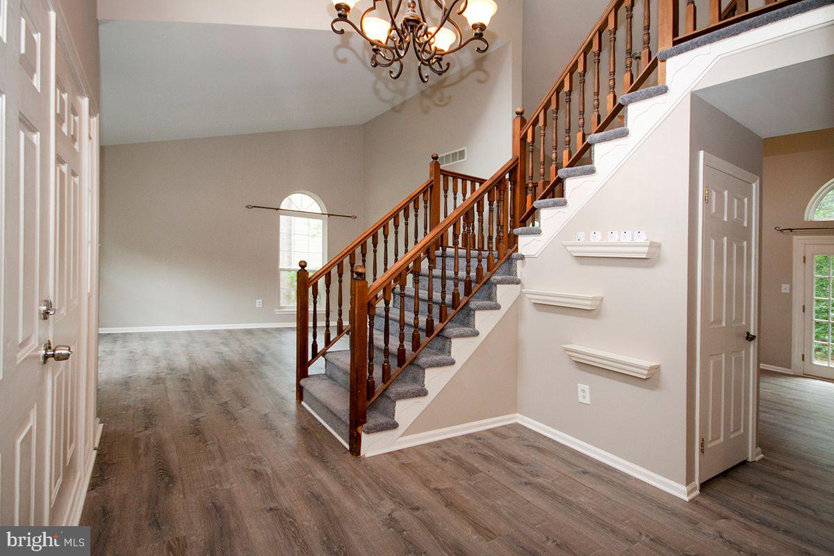 16 Militia Hill Road Sicklerville, NJ 08081 - Photo 8 of 38 Foyer: 2 story, Laminate flooring