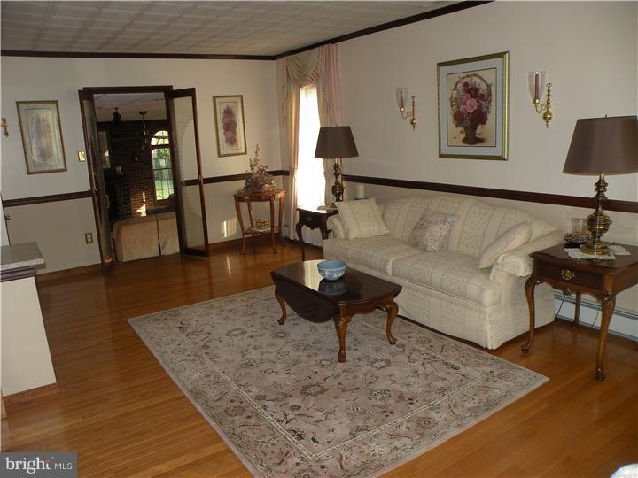 23 Miami Road Norristown, PA 19403 - Photo 12 of 25 Gallery Image 12