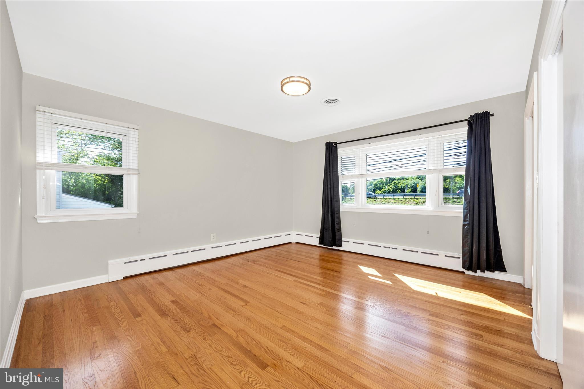 16215 Redland Road Rockville, MD 20855 - Photo 22 of 51 Primary Bedroom