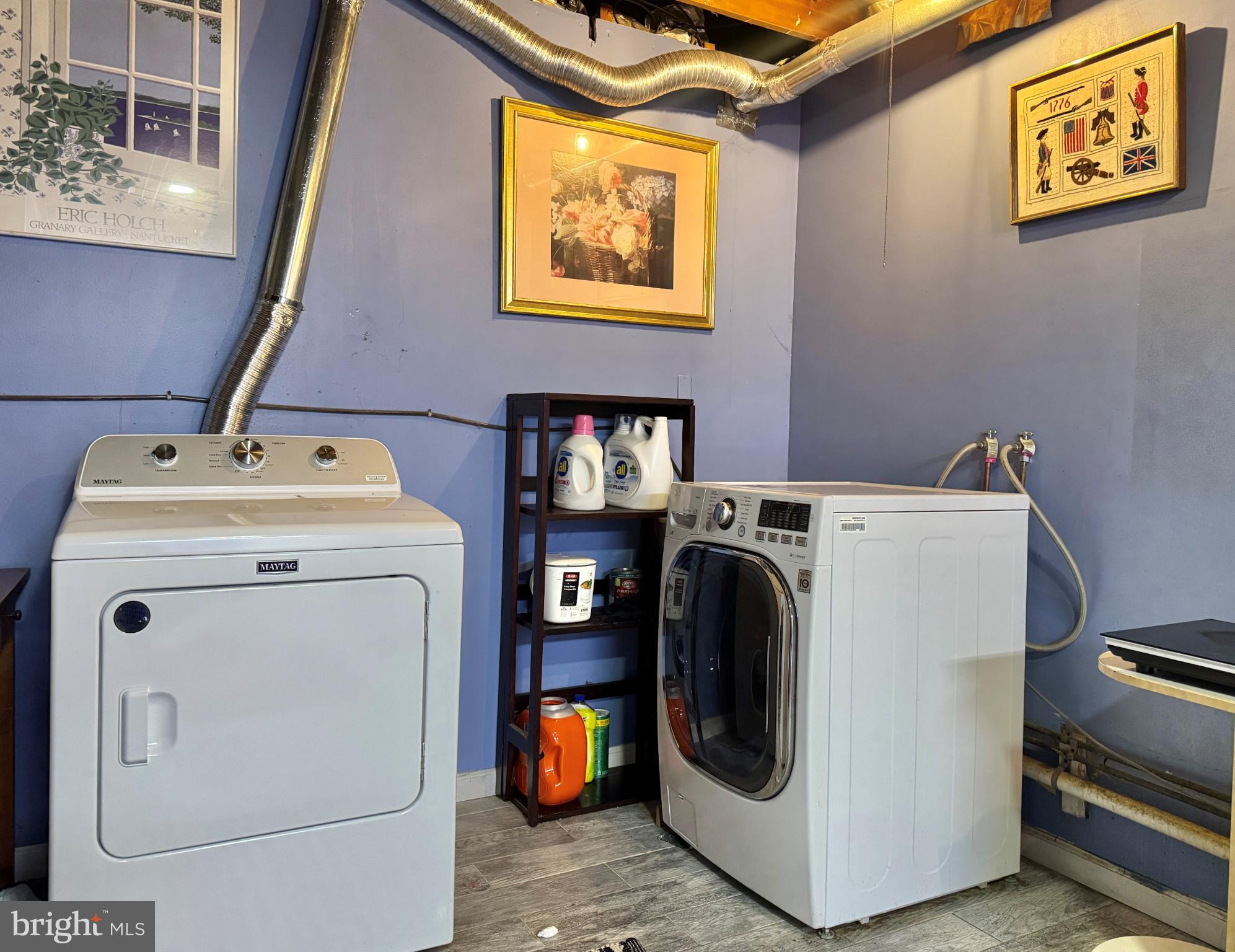 5632 Inverchapel Road Springfield, VA 22151 - Photo 13 of 16 a utility room with dryer and washer