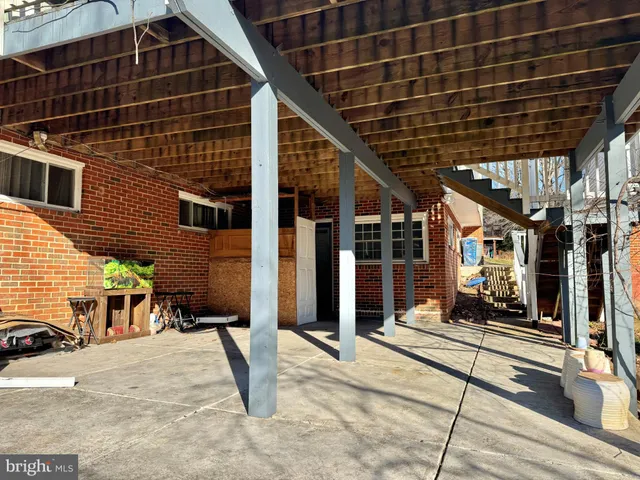 $1,800 | 5632 Inverchapel Road, Springfield, VA 22151