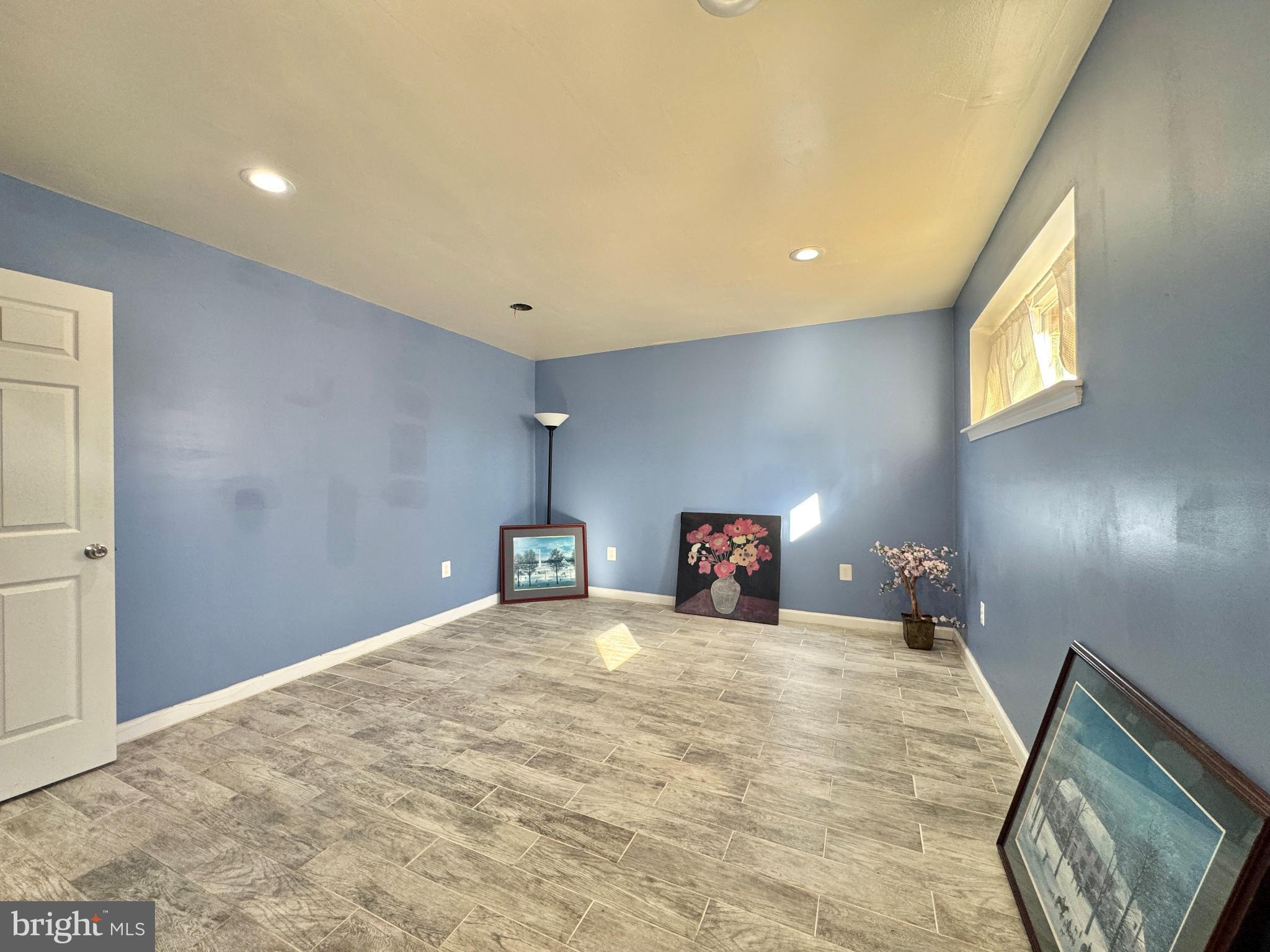 5632 Inverchapel Road Springfield, VA 22151 - Photo 6 of 16 a view of a livingroom with a staircase