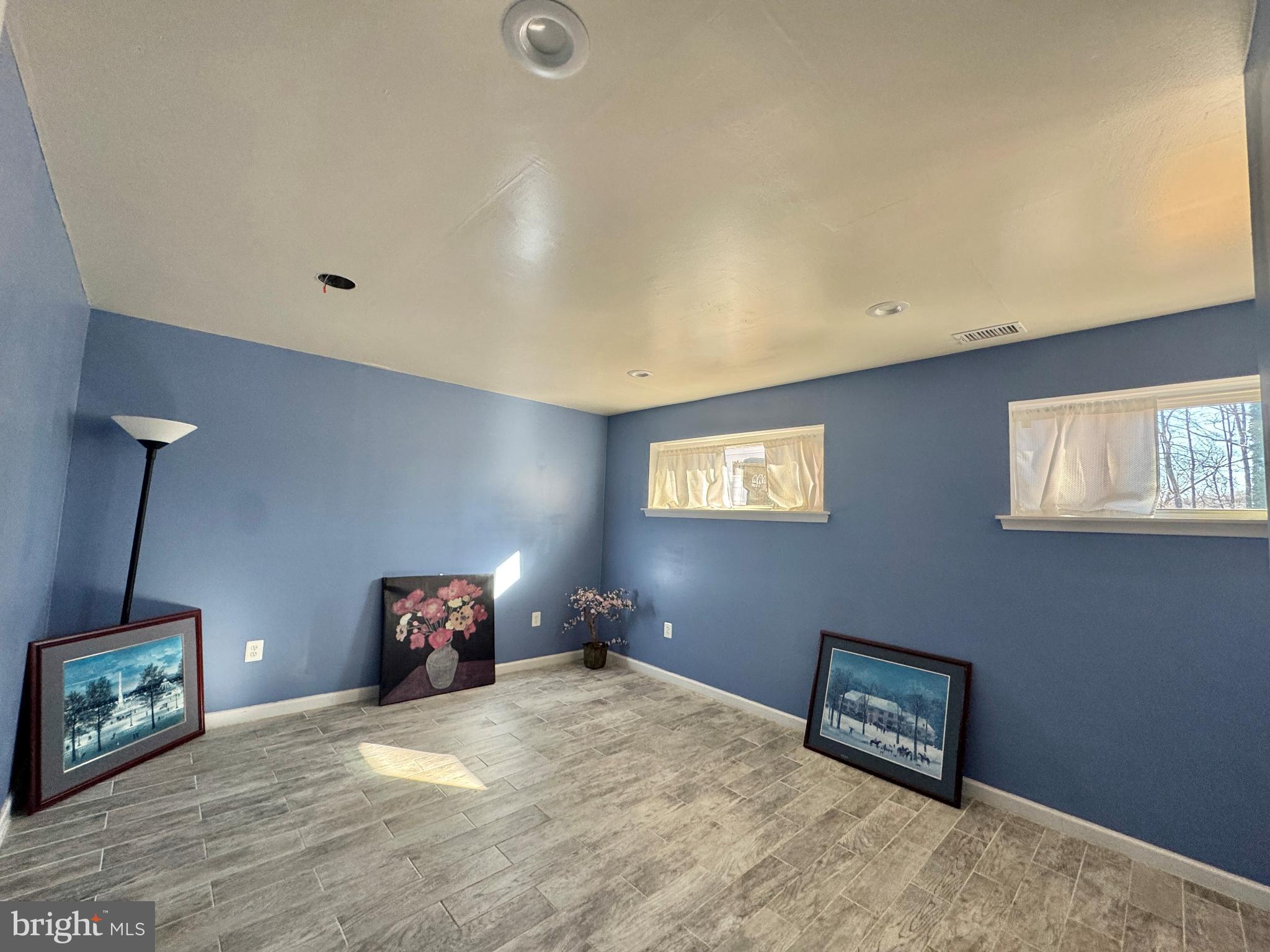 5632 Inverchapel Road Springfield, VA 22151 - Photo 8 of 16 a bedroom with a bed and a window