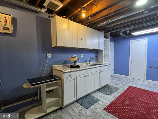 $1,800 | 5632 Inverchapel Road, Springfield, VA 22151