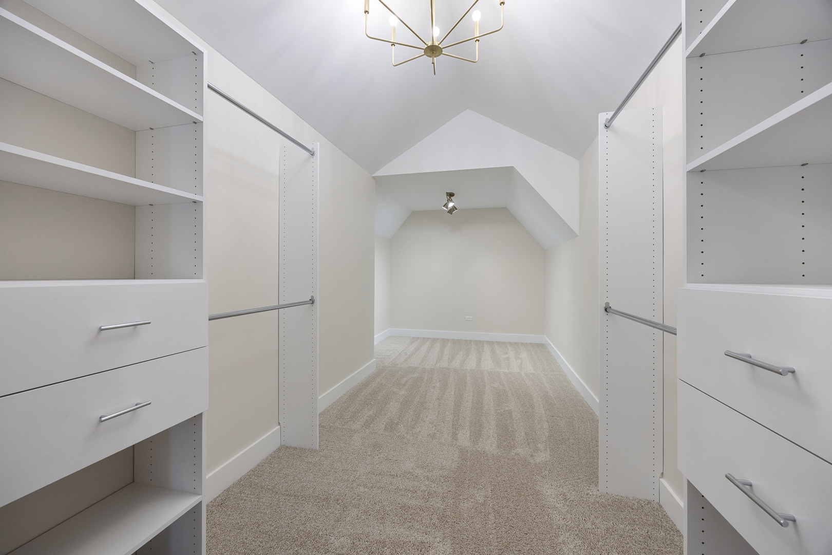 11901 Heritage Drive Burr Ridge, IL 60527 - Photo 42 of 47 a view of an empty walk in closet