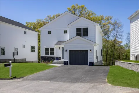 $899,000 | 9 Stoneridge Road, Smithfield, RI 02917