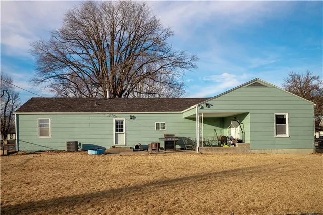 $179,000 | 318 North Drive, Marshall, MO 65340