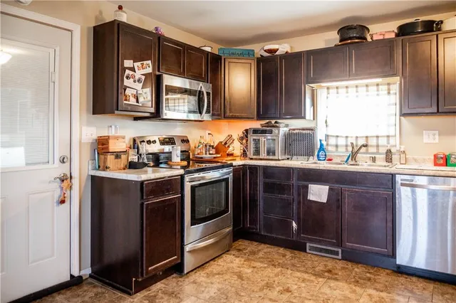 $179,000 | 318 North Drive, Marshall, MO 65340