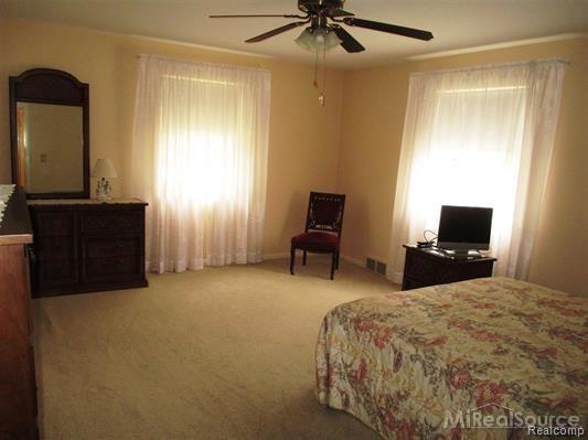 1670 Fairholme Road Grosse Pointe, MI 48236 - Photo 10 of 14 10.jpg