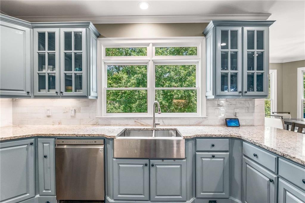 220 Milano Drive Southwest Atlanta, GA 30331 - Photo 14 of 48