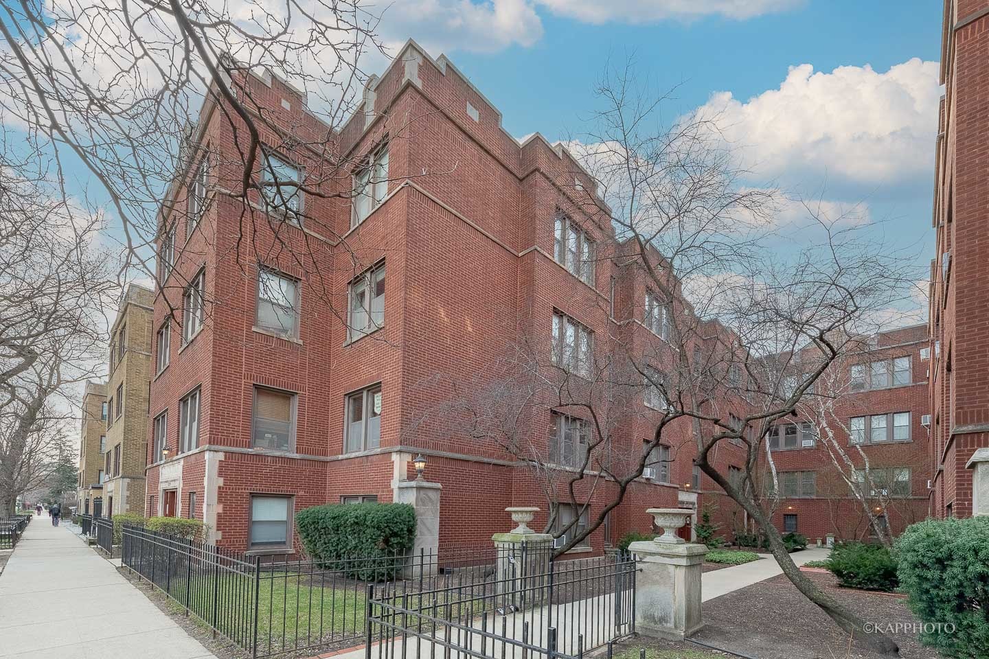 1323 West Addison Street, Unit 1B Chicago, IL 60613 - Photo 2 of 25