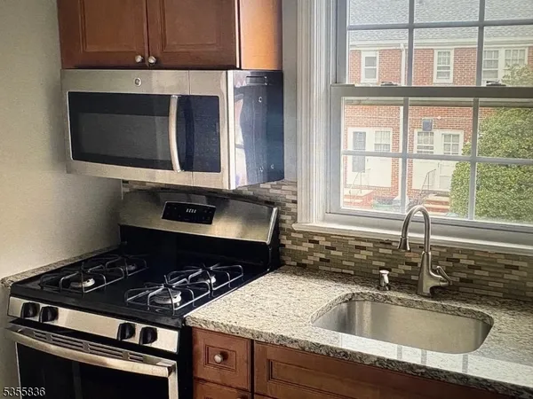 $1,900 | 293 Elmwood Avenue, Maplewood, NJ 07040