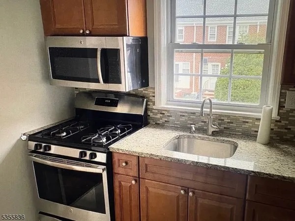 $1,900 | 293 Elmwood Avenue, Maplewood, NJ 07040