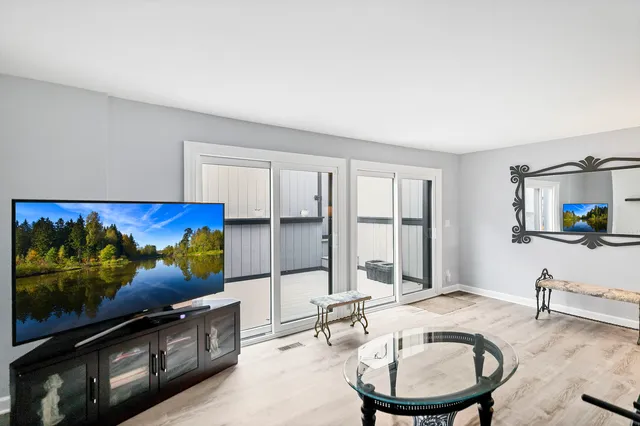 $299,900 | 7754 West Higgins Road, Unit J, Chicago, IL 60631