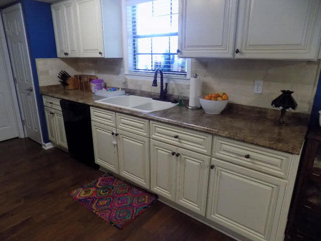 523 Ariel Avenue Foley, AL 36535 - Photo 8 of 15 Kitchen Cabinets