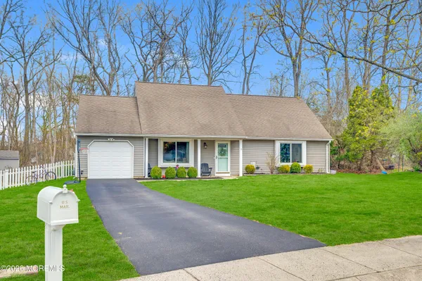 $650,000 | 9 Lamp Post Court, Howell, NJ 07731