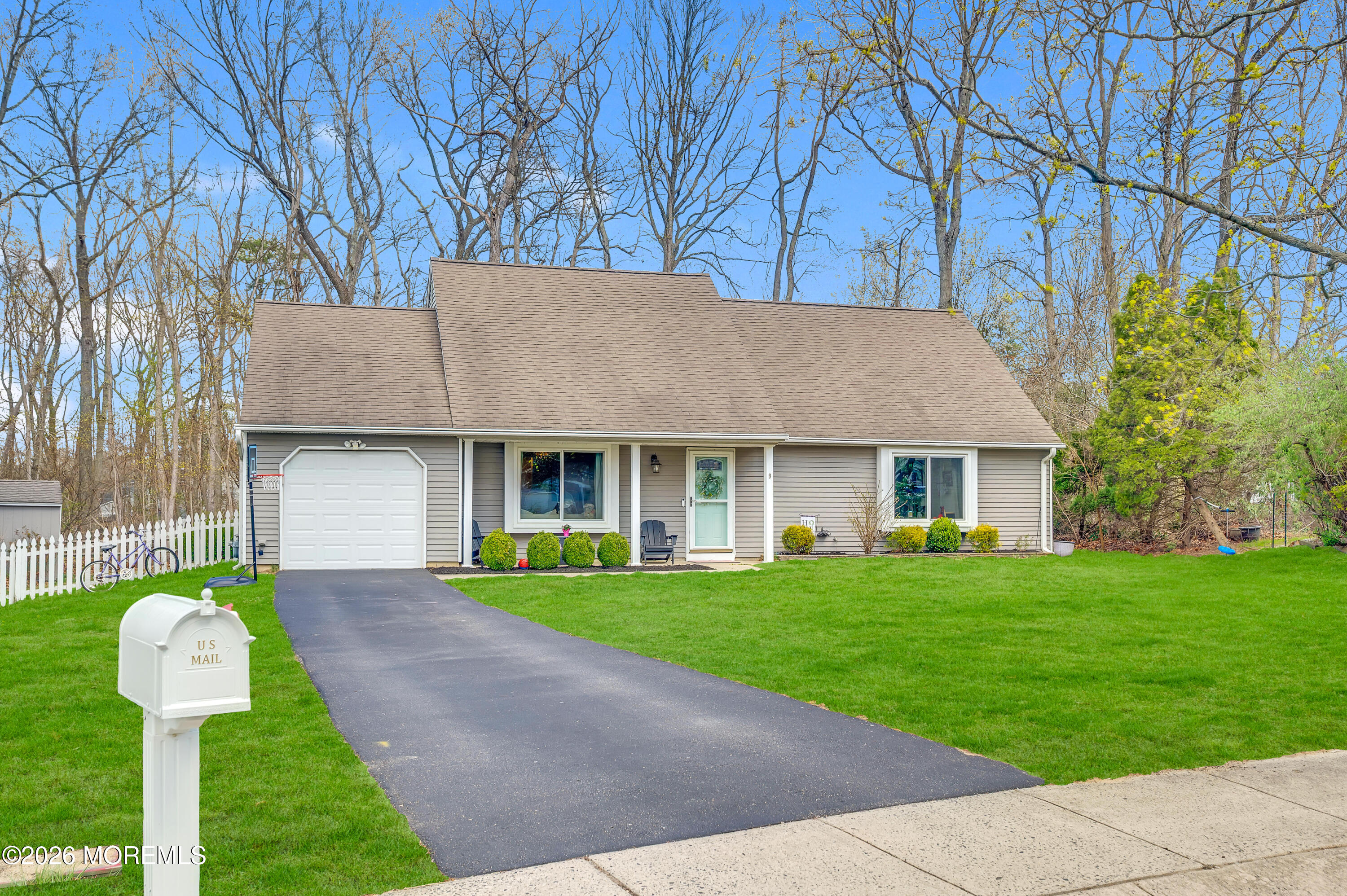 9 Lamp Post Court Howell, NJ 07731 - Photo 5 of 47 Front 3