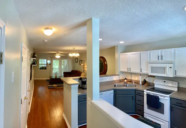 $2,225 | 466 Doane Way, Wando, SC 29492