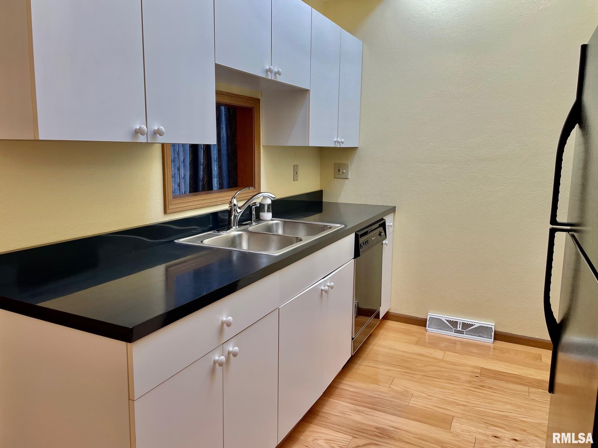 2605 Chase Drive Springfield, IL 62704 - Photo 4 of 23