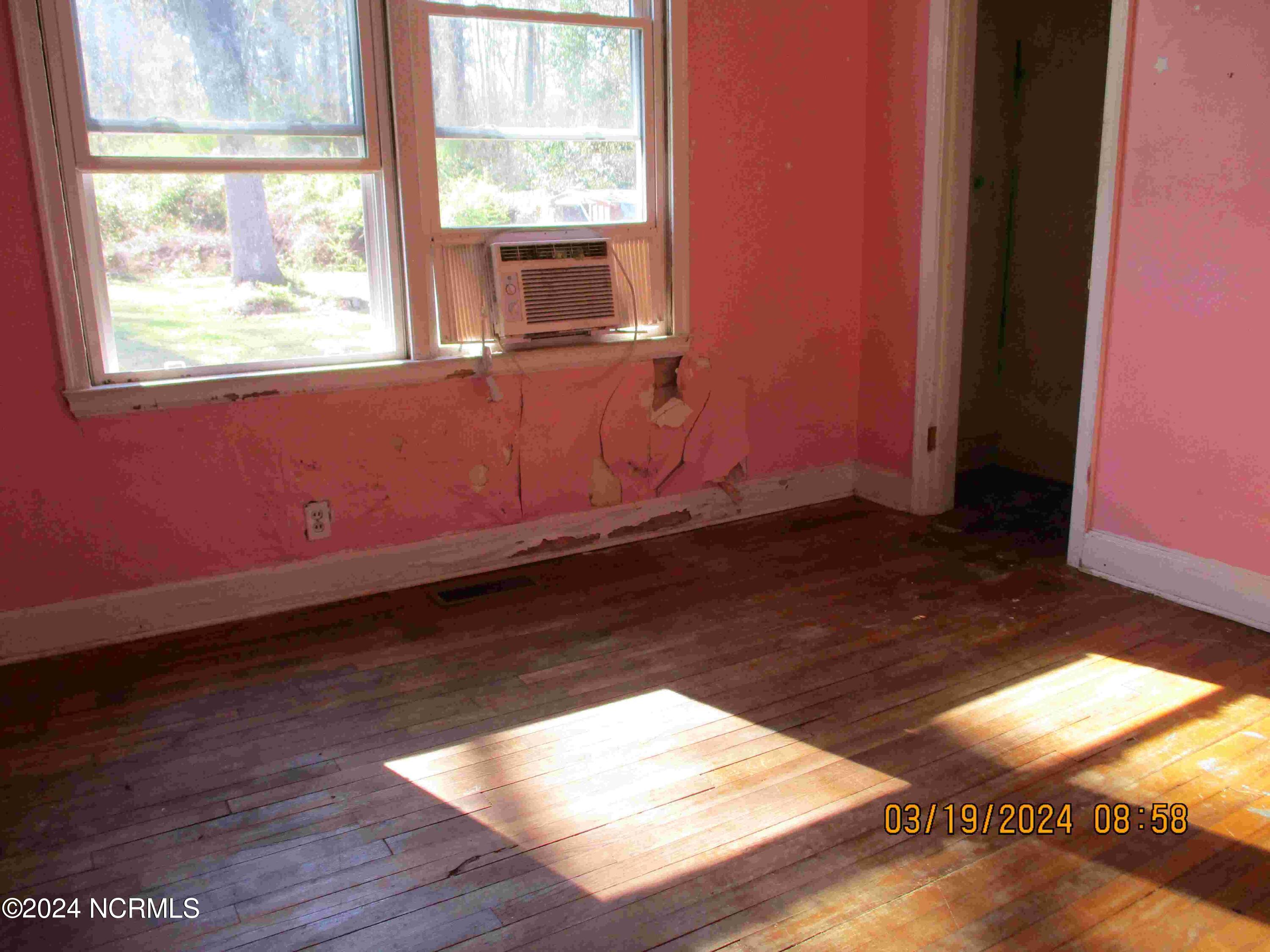 108 Stratford Road Jacksonville, NC 28540 - Photo 8 of 11 Bedroom 3