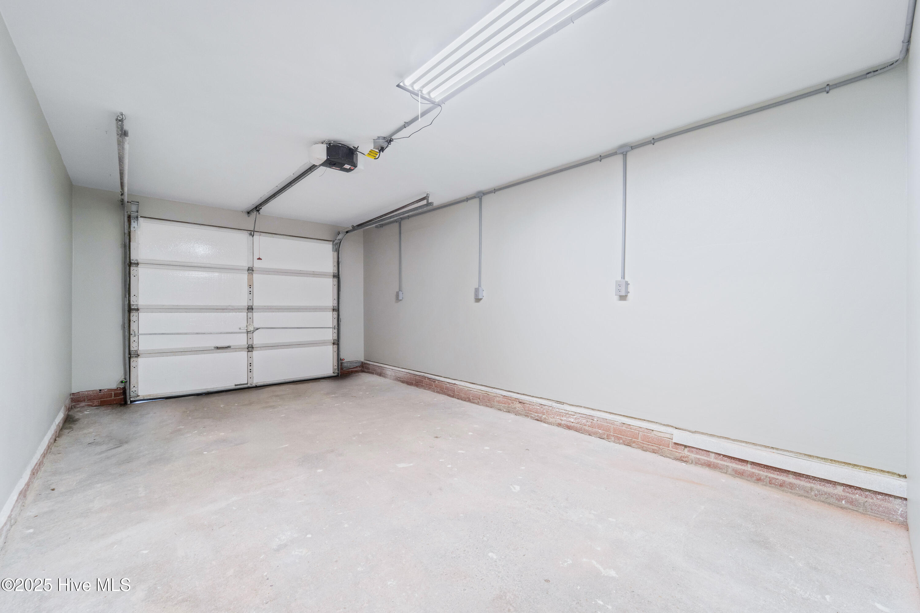 211 Brentwood Avenue, Unit A Jacksonville, NC 28540 - Photo 16 of 38 Garage