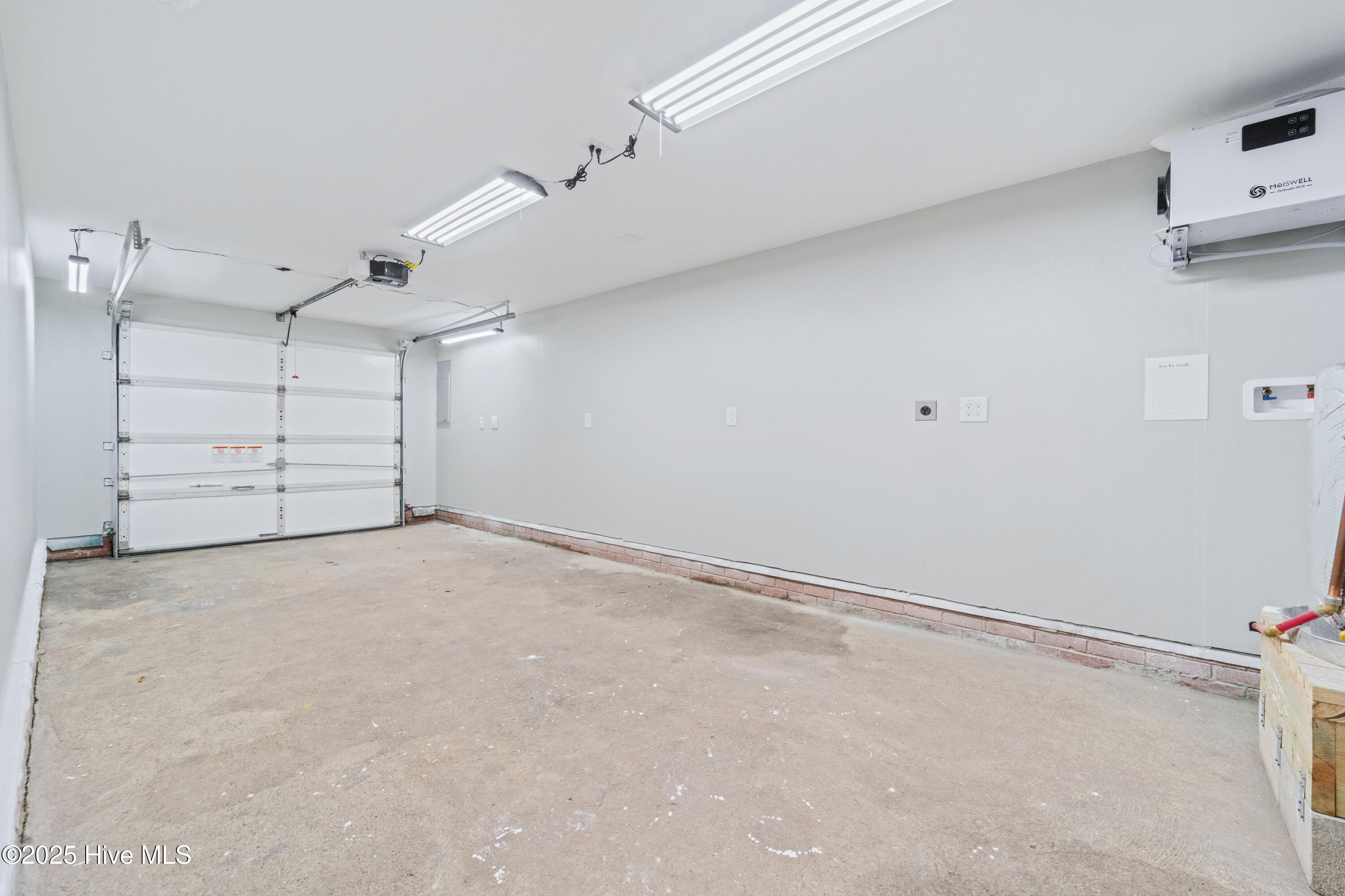 211 Brentwood Avenue, Unit A Jacksonville, NC 28540 - Photo 17 of 38 Garage