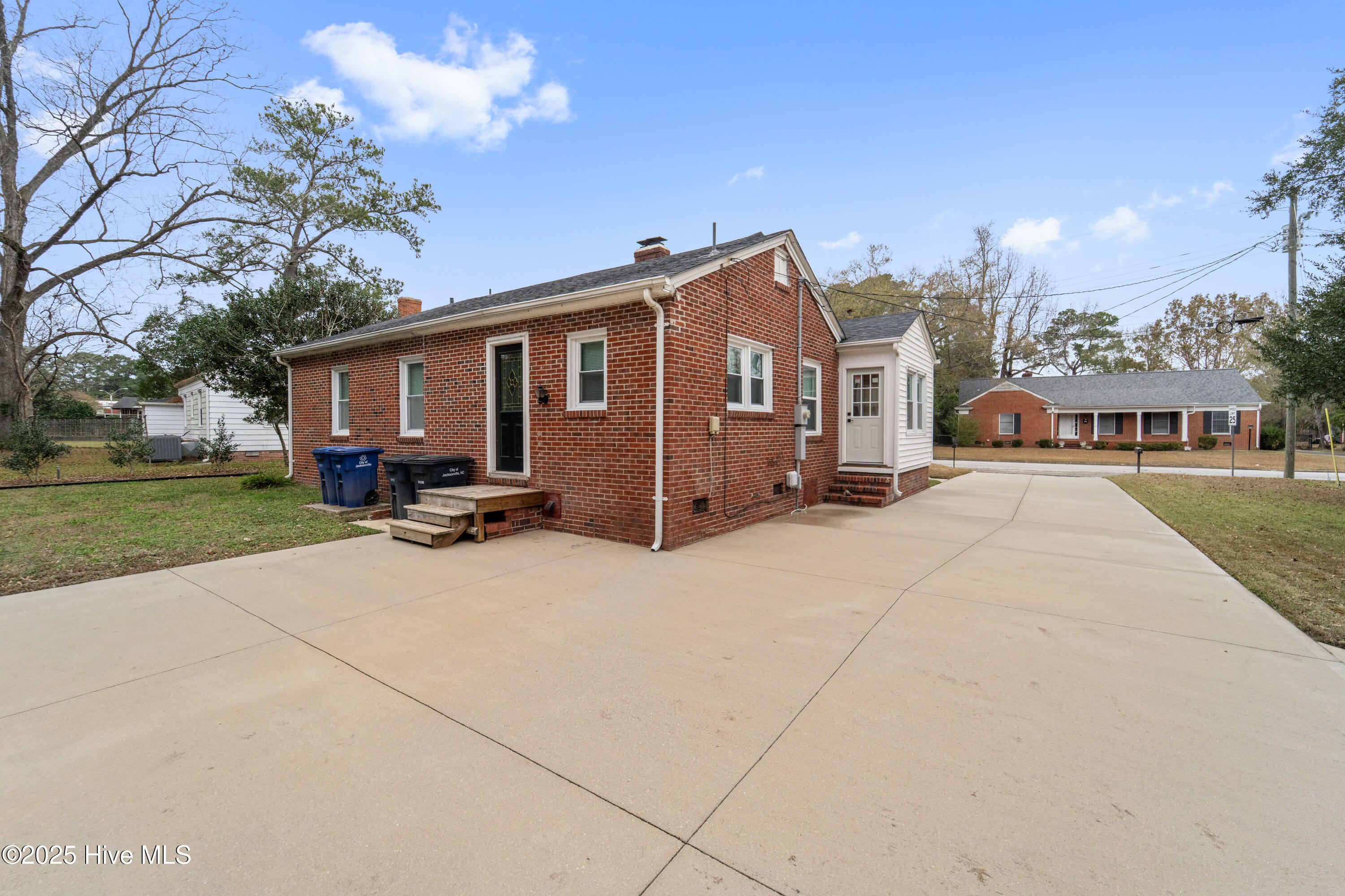 211 Brentwood Avenue, Unit A Jacksonville, NC 28540 - Photo 22 of 38 Driveway