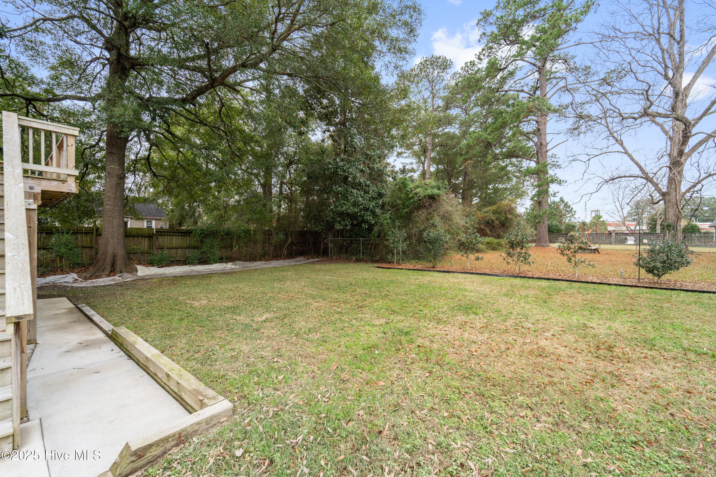 211 Brentwood Avenue, Unit A Jacksonville, NC 28540 - Photo 26 of 38 Front Yard