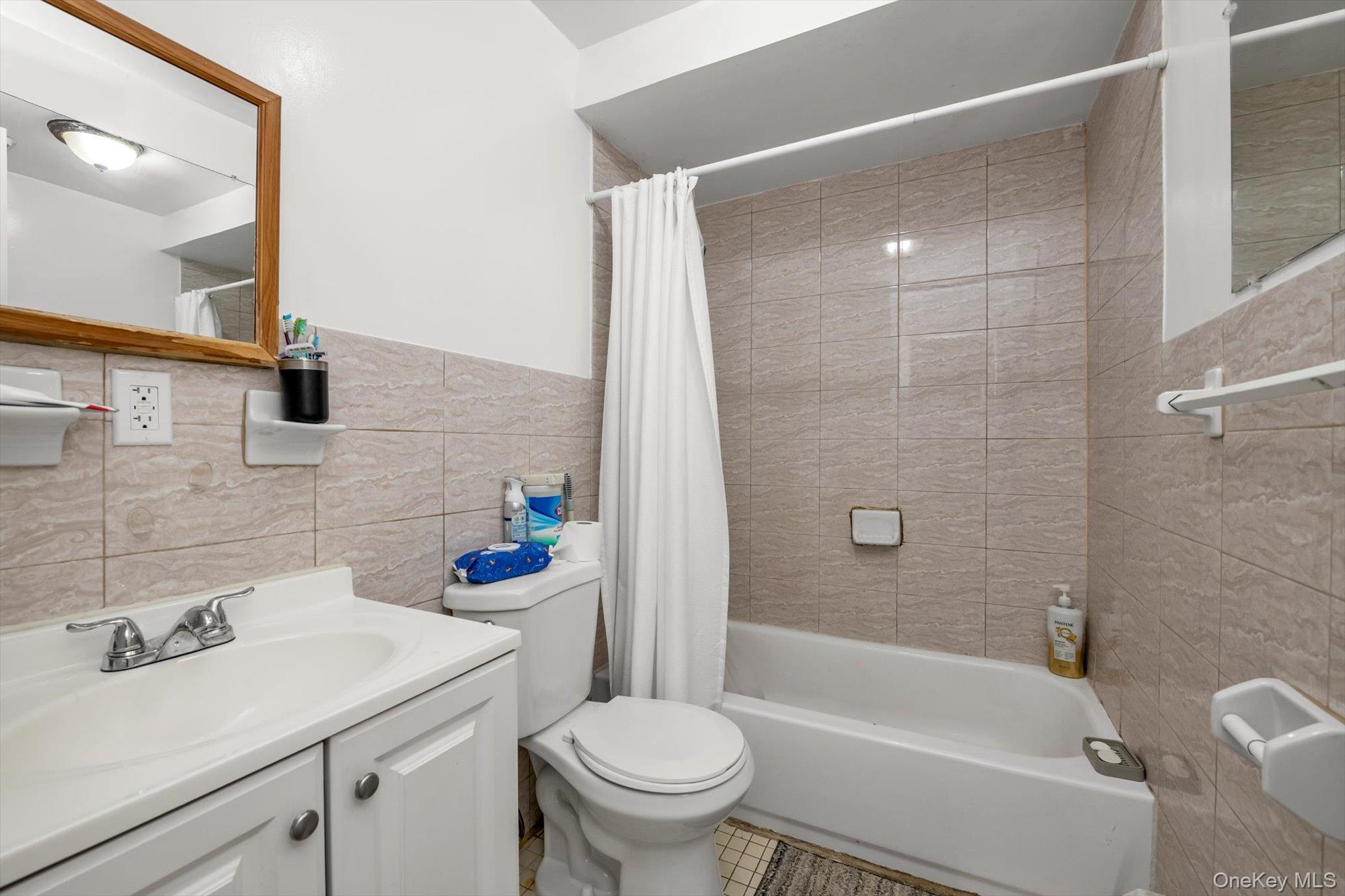 58-07 Van Cleef Street Queens, NY 11368 - Photo 8 of 13