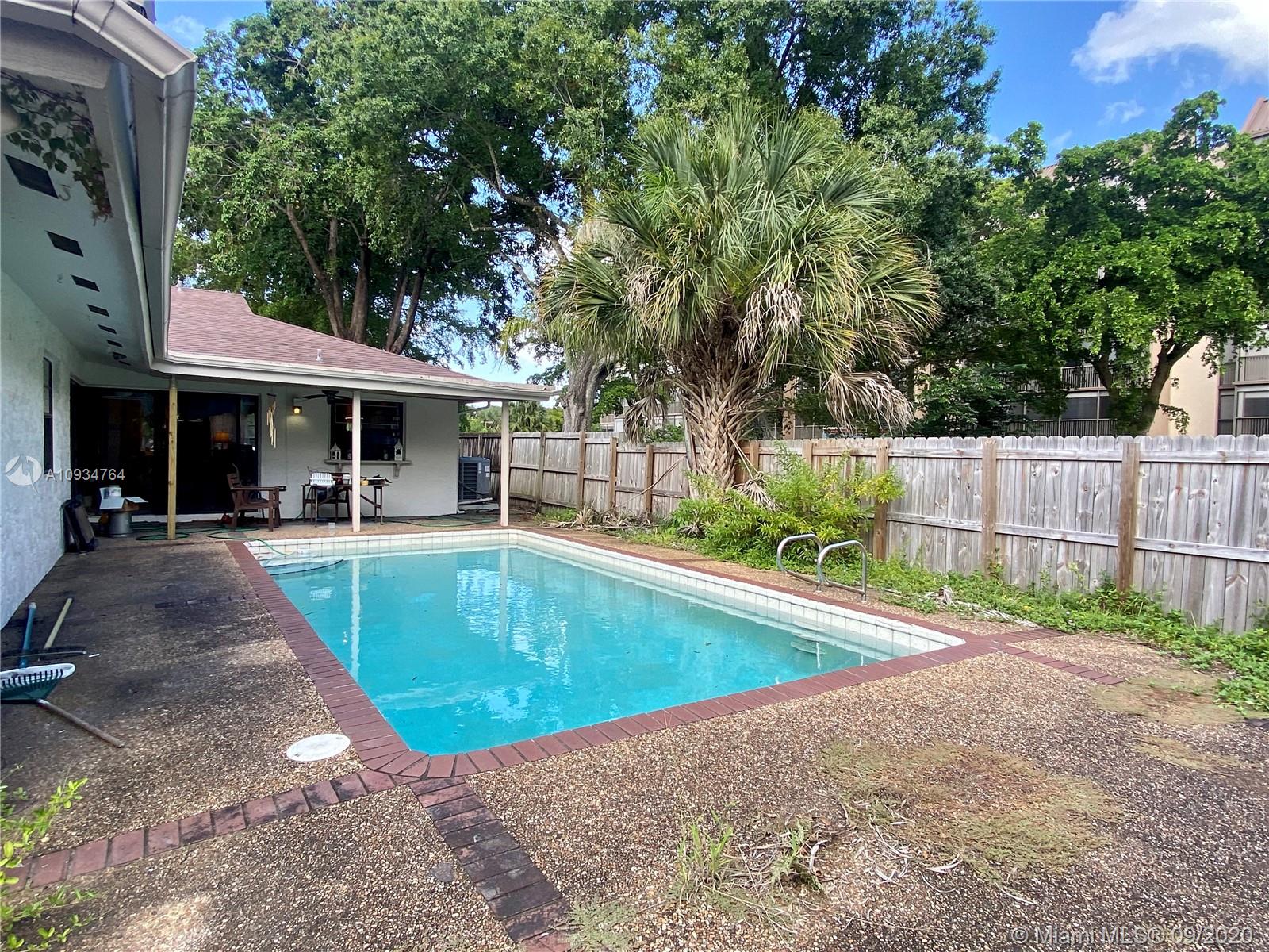 5 Foxfire Road Hollywood, FL 33021 - Photo 2 of 4 Gallery Image 2
