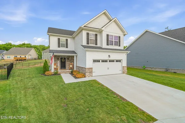 $524,900 | 211 Queenberry Street, Oak Ridge, TN 37830