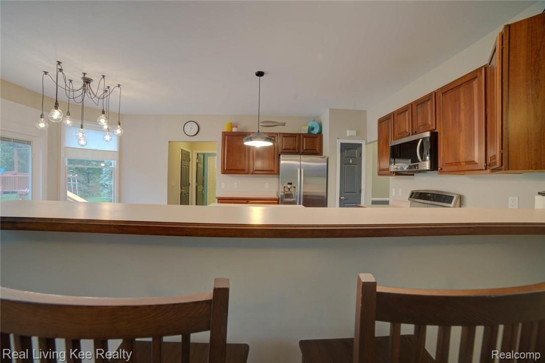 1788 Ring Neck Drive Rochester, MI 48307 - Photo 7 of 24 breakfast bar in kitchen