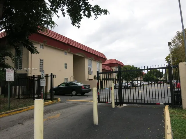 $375,000 | 10901 North Kendall Drive, Unit 109, Miami, FL 33176