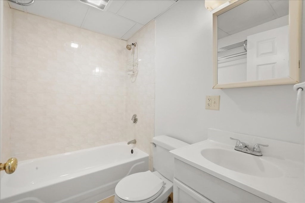 19 Harris Street, Unit 4 Boston, MA 02113 - Photo 10 of 14