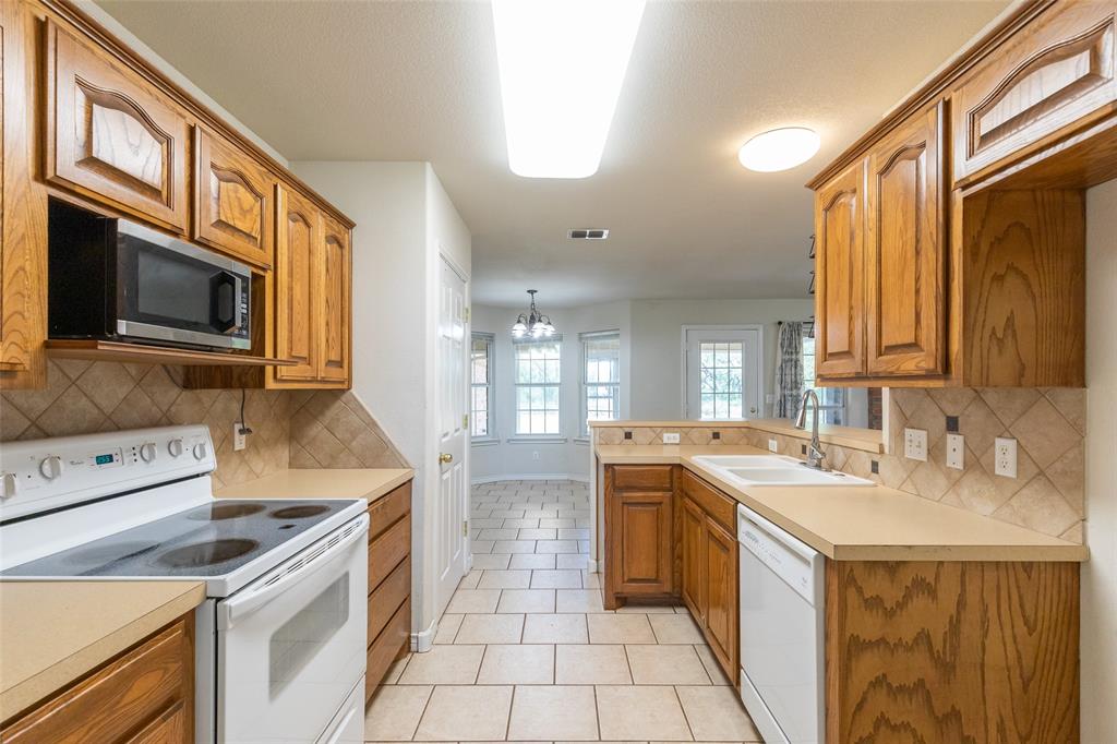 221 Codybug Road Abilene, TX 79602 - Photo 8 of 35