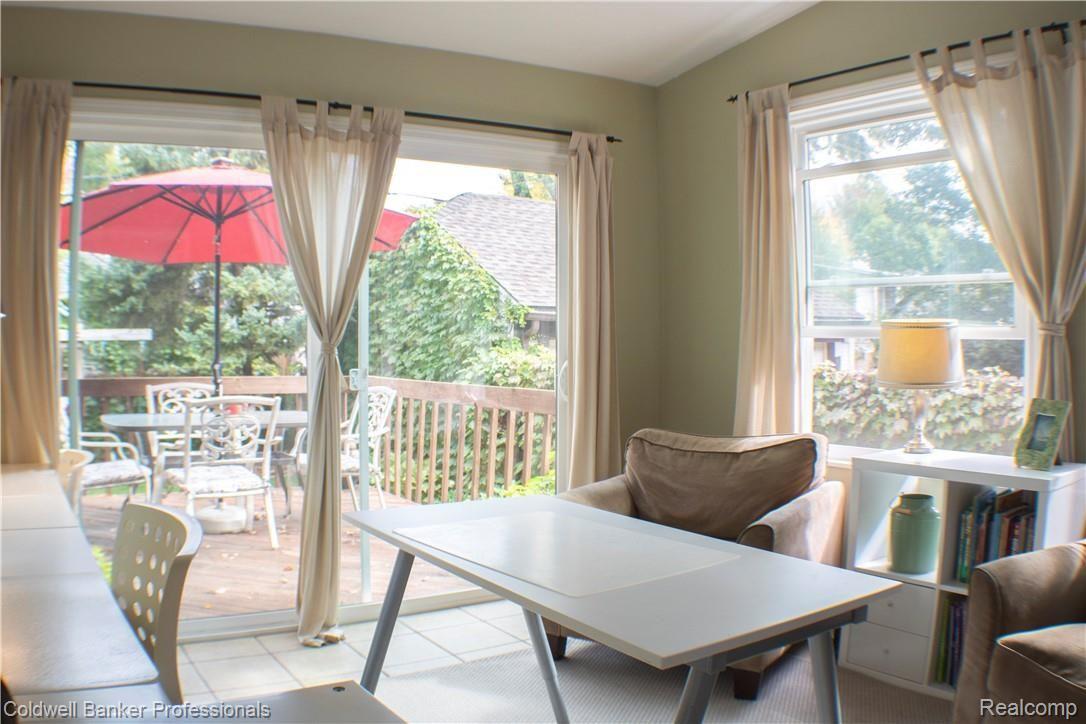 1352 Bishop Road Grosse Pointe, MI 48230 - Photo 18 of 27 19-1352-Bishop-family2.jpg