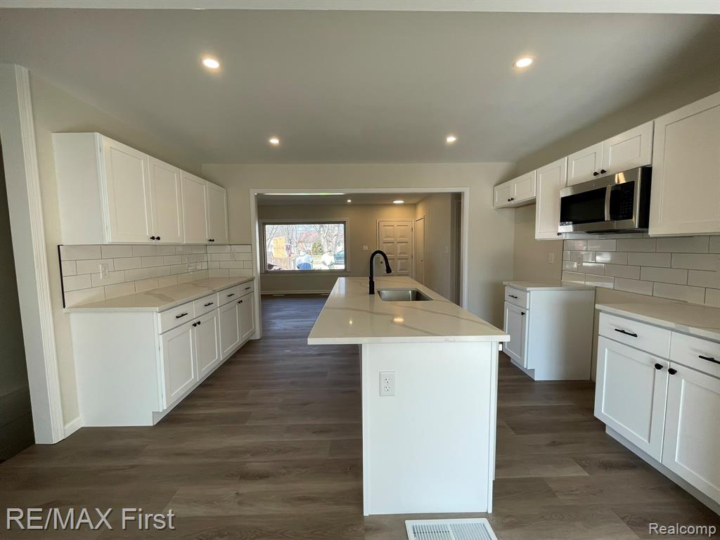 48065 Fuller Road Chesterfield, MI 48051 - Photo 7 of 20