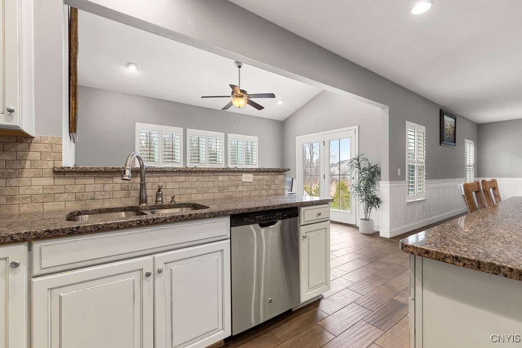 8490 Melo Circle Clay, NY 13041 - Photo 27 of 47